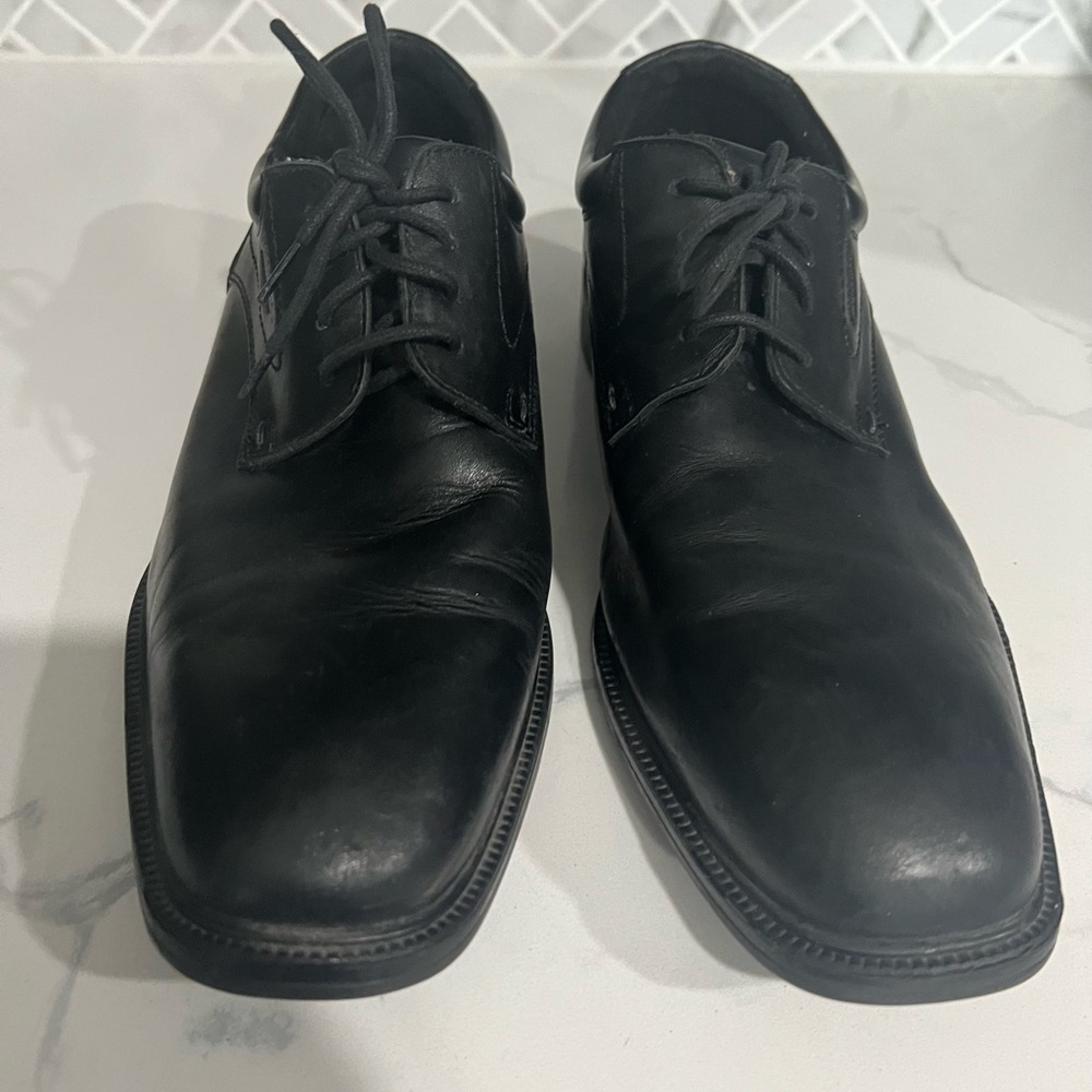Rockport work shoes slip resistant water proof